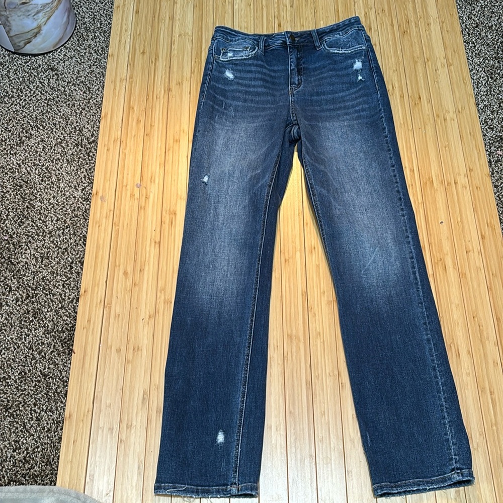 Mika women’s dark wash jeans. Size 29.
